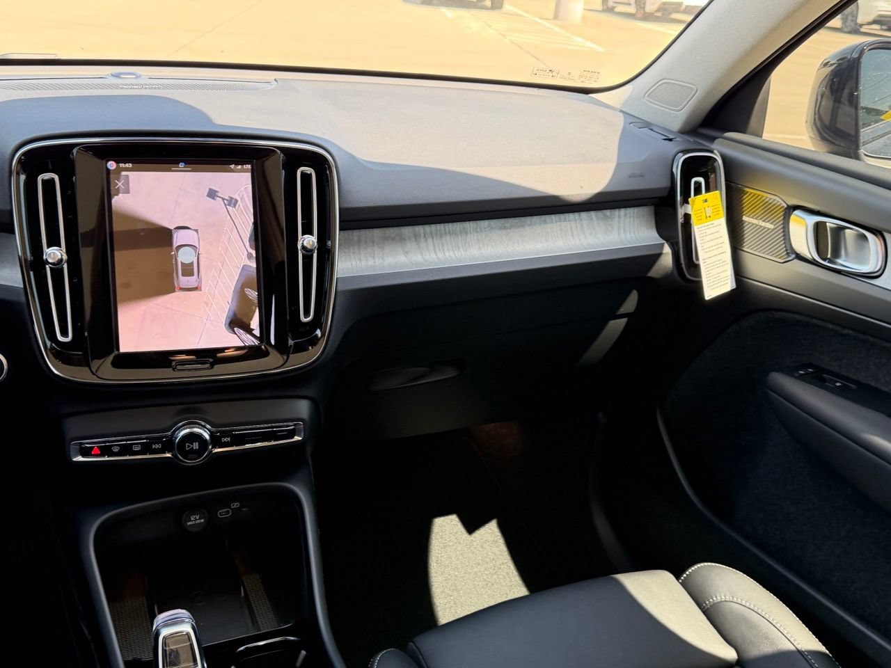 New 2026 Volvo XC40 B5 Plus w/ Climate Package AWD/4WD image 12