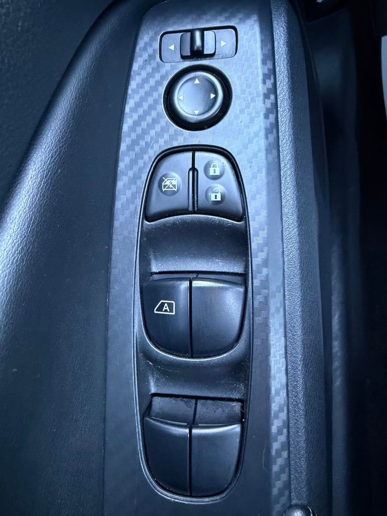 Used 2024 Nissan Altima 2.5 SV image 18