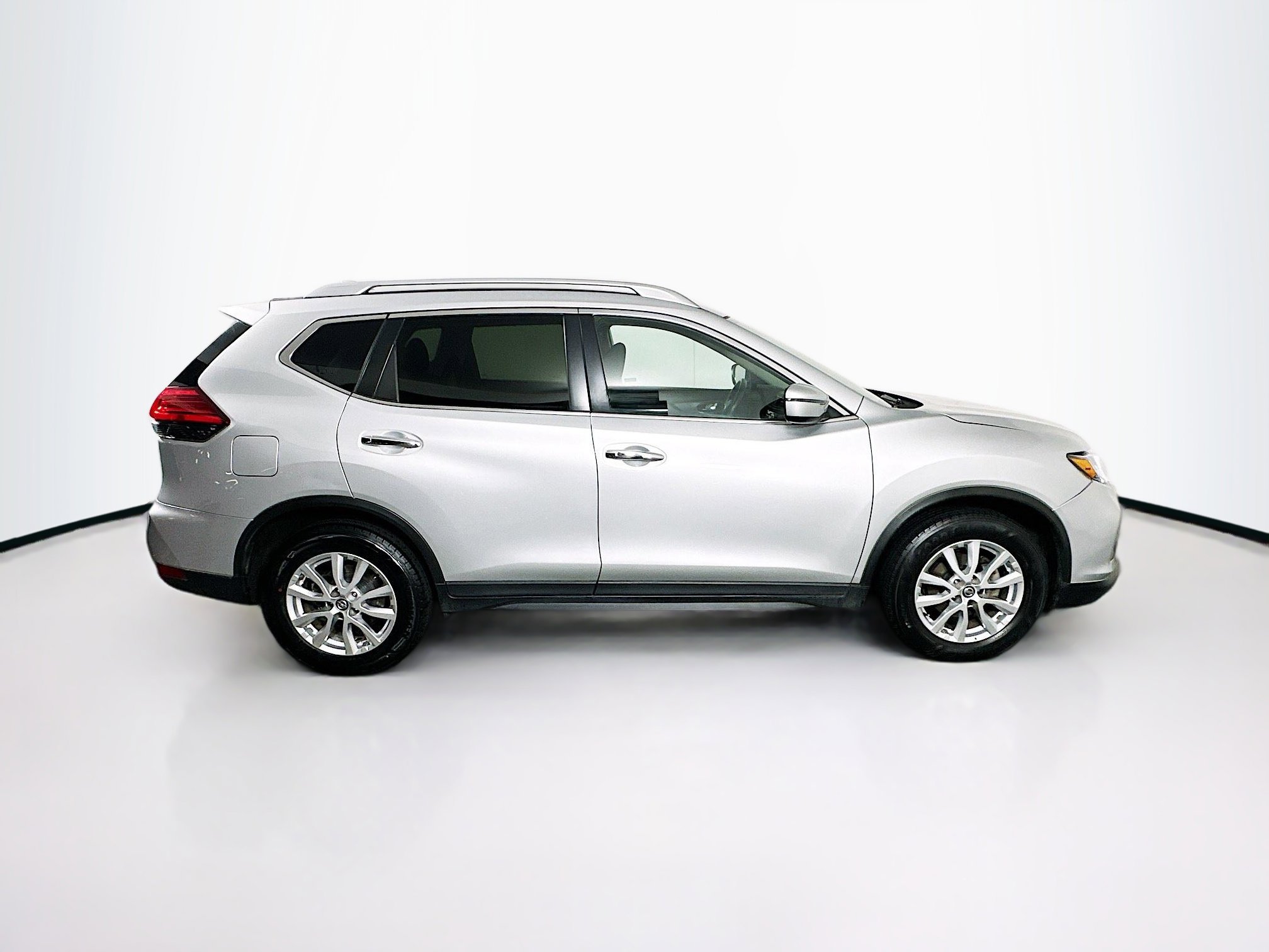 Used 2017 Nissan Rogue SV FWD image 10