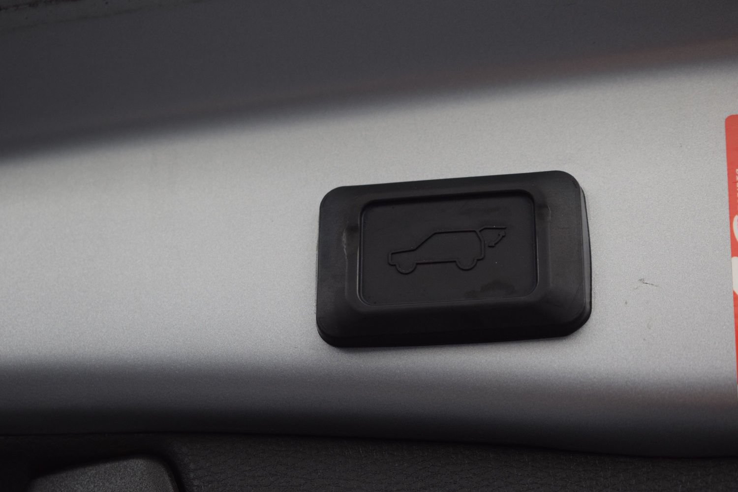 Used 2021 Toyota RAV4 XLE Premium AWD/4WD image 12