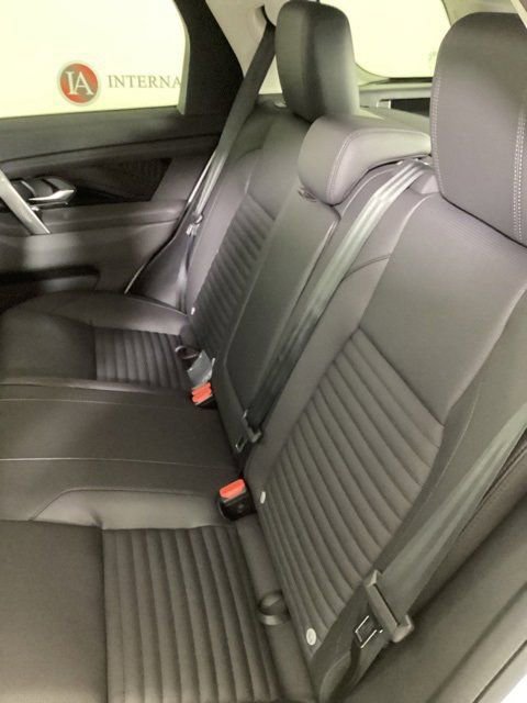 Used 2025 Land Rover Discovery Sport S image 5
