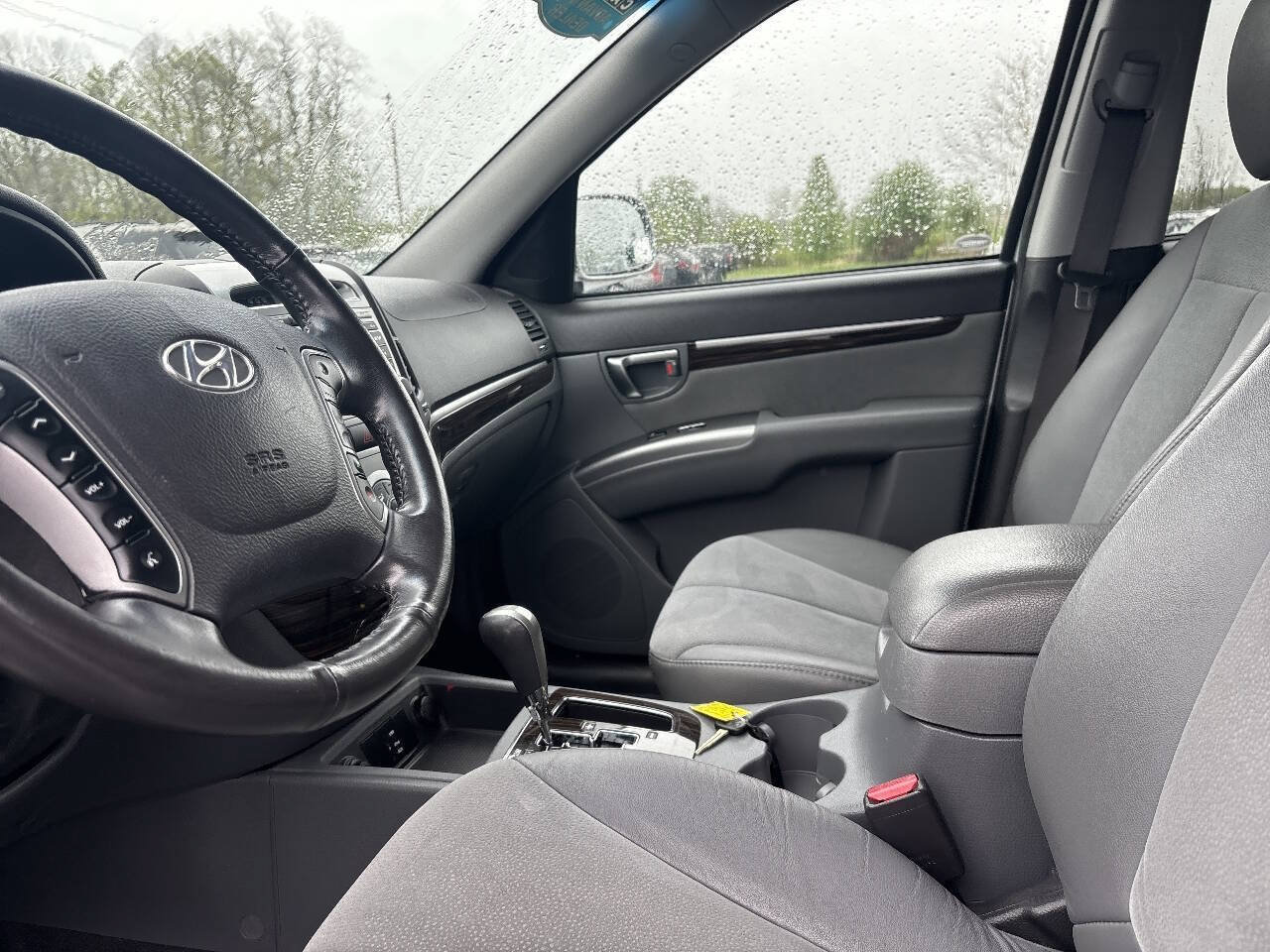 Used 2011 Hyundai Santa Fe SE FWD image 12