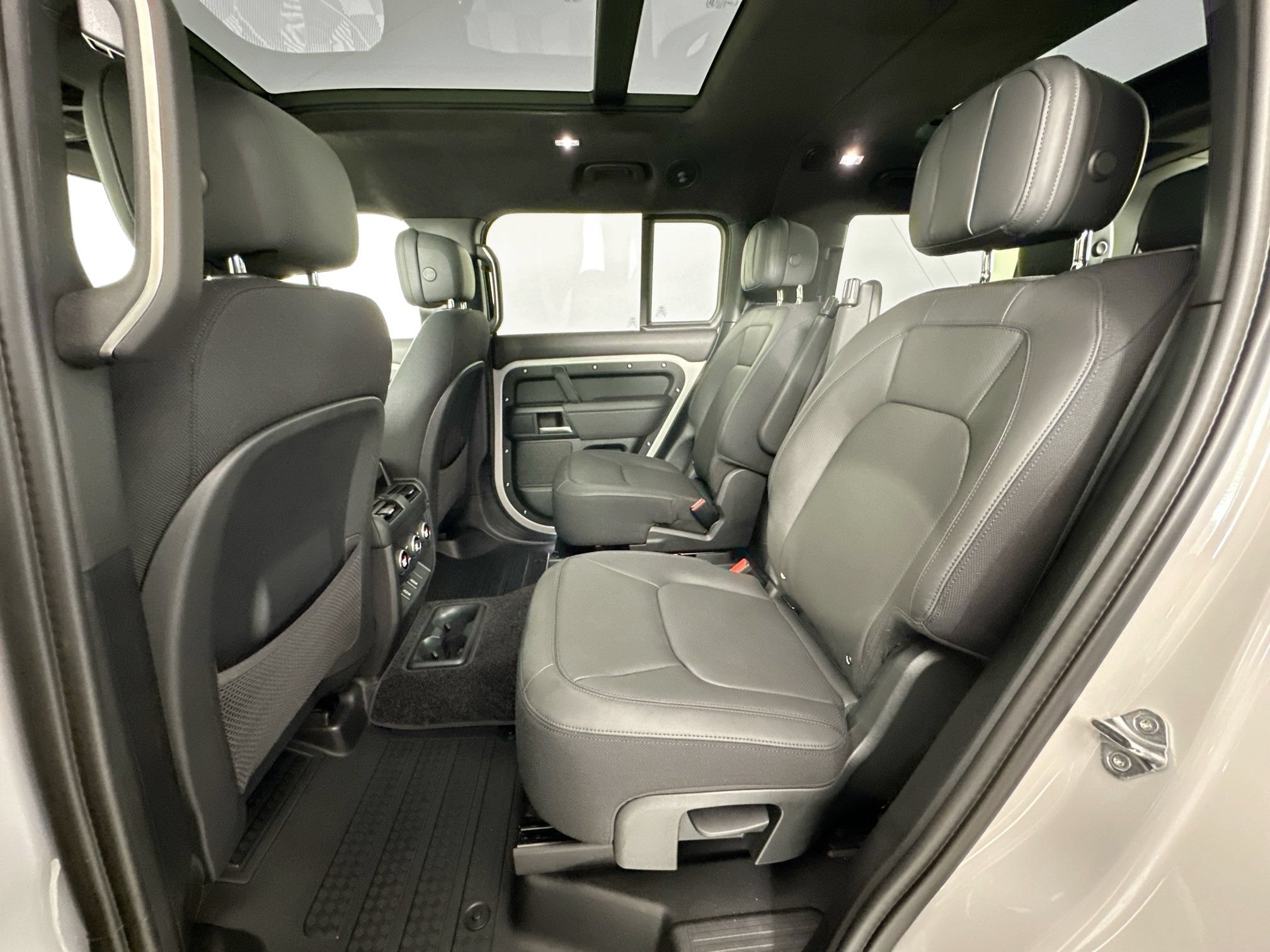 New 2026 Land Rover Defender 130 X AWD/4WD image 22