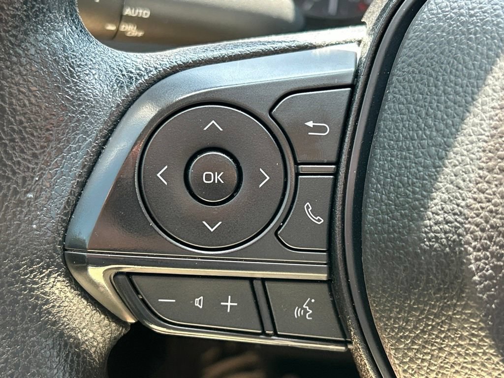 Used 2025 Toyota Corolla LE FWD image 25