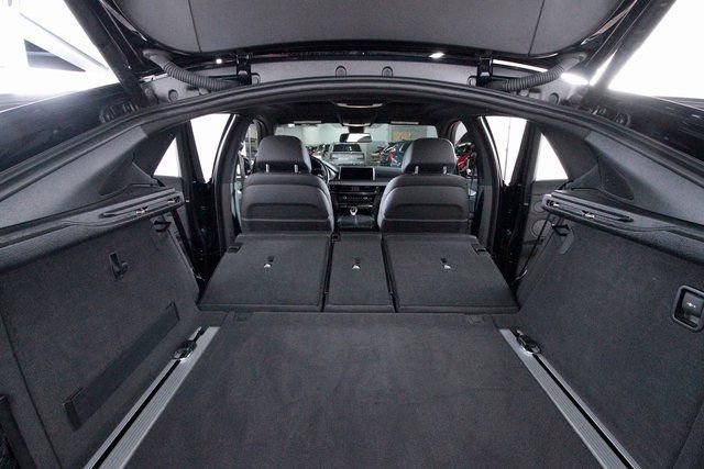 Used 2019 BMW X6 xDrive50i w/ M Sport Package image 41