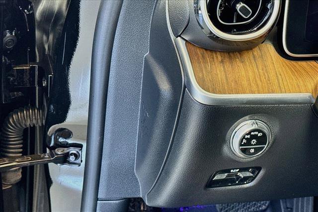 Used 2024 Mercedes-Benz C 300 Sedan image 10