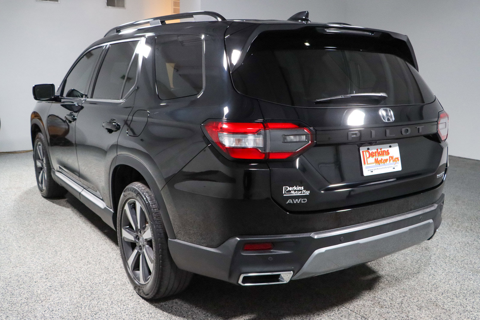 Used 2023 Honda Pilot Touring image 9