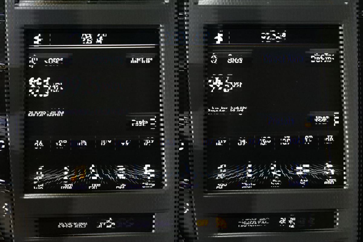 Used 2017 Lincoln MKZ Select w/ Climate Package image 45