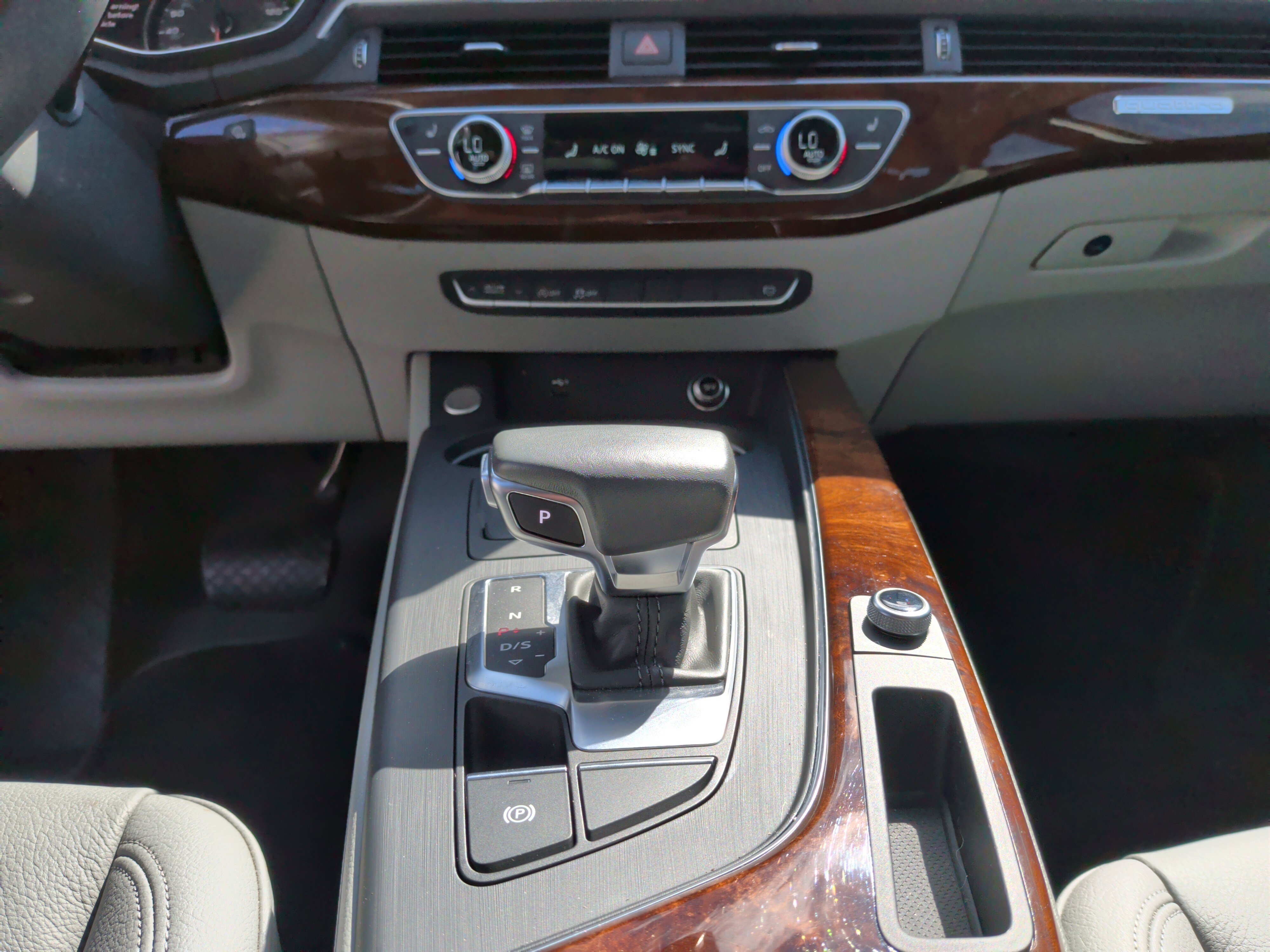 Used 2019 Audi A4 2.0T Premium w/ Convenience Package image 28