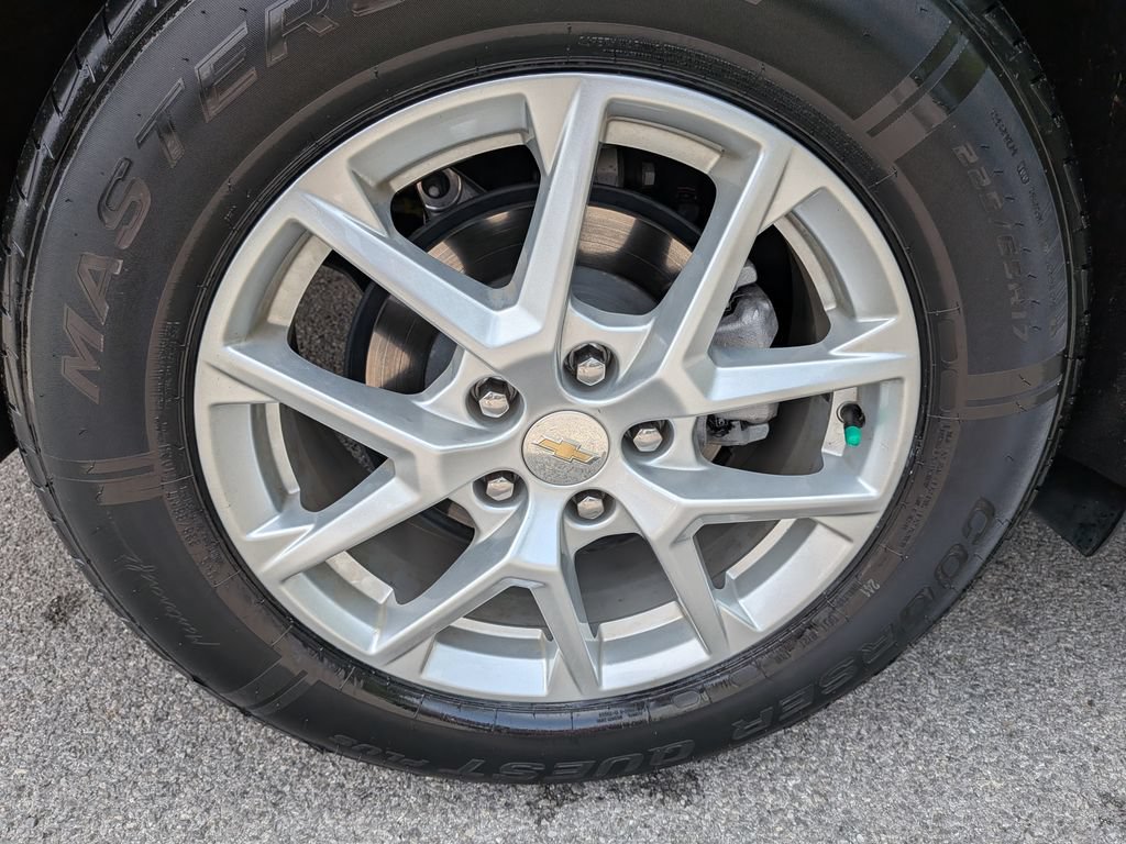 Used 2024 Chevrolet Equinox LS w/ LPO, Floor Liner Package AWD/4WD image 40