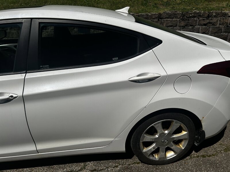 Used 2011 Hyundai Elantra Limited FWD image 15