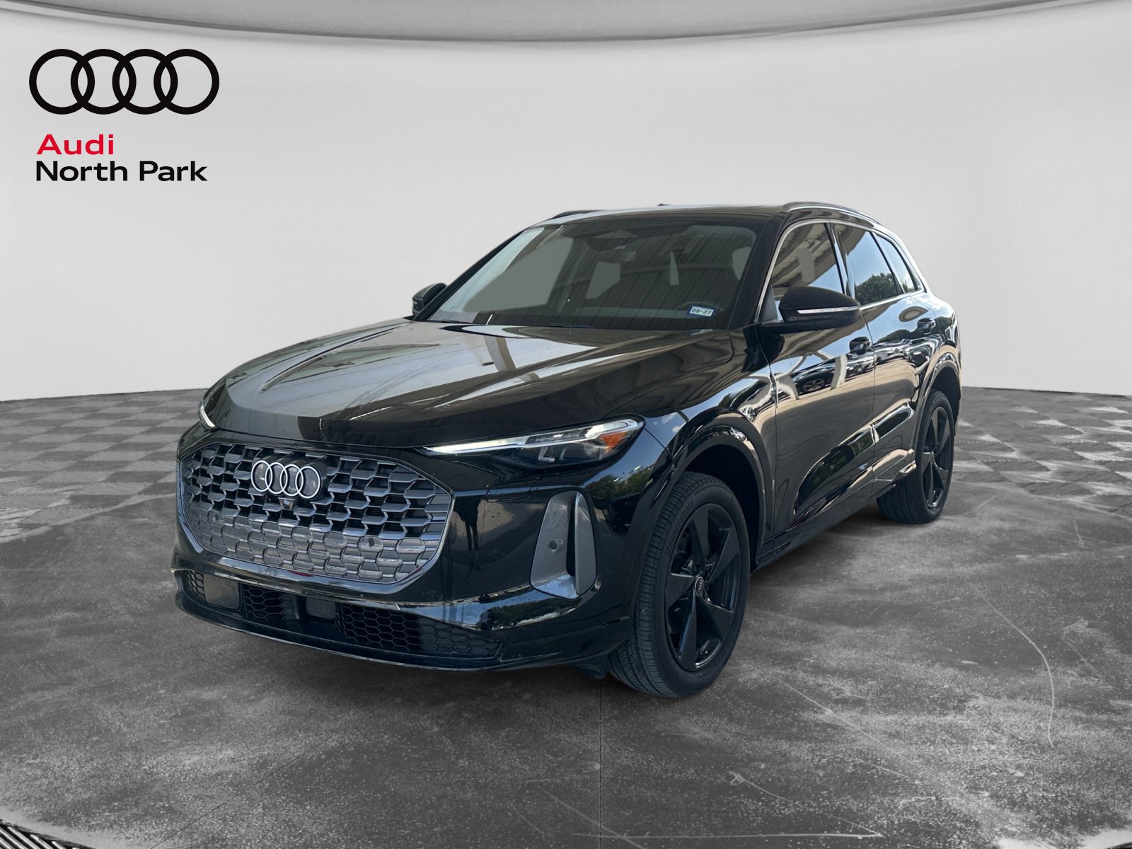 Used 2025 Audi Q5 Premium Plus AWD/4WD image 1