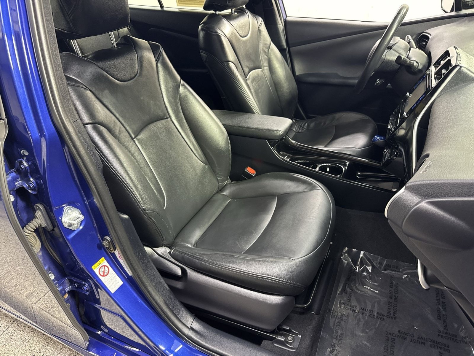 Used 2017 Toyota Prius Three w/ Advanced Technology Package FWD image 29