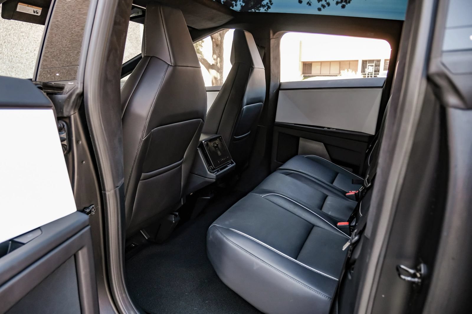 Used 2024 Tesla Cybertruck AWD Crew Cab image 51