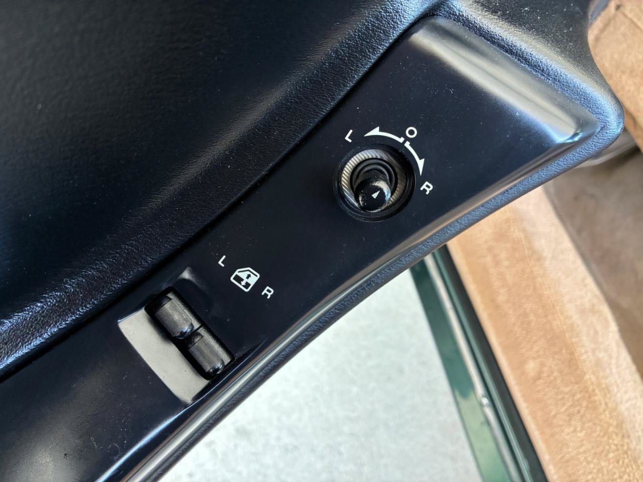 Used 1995 Chevrolet Corvette Coupe RWD image 10