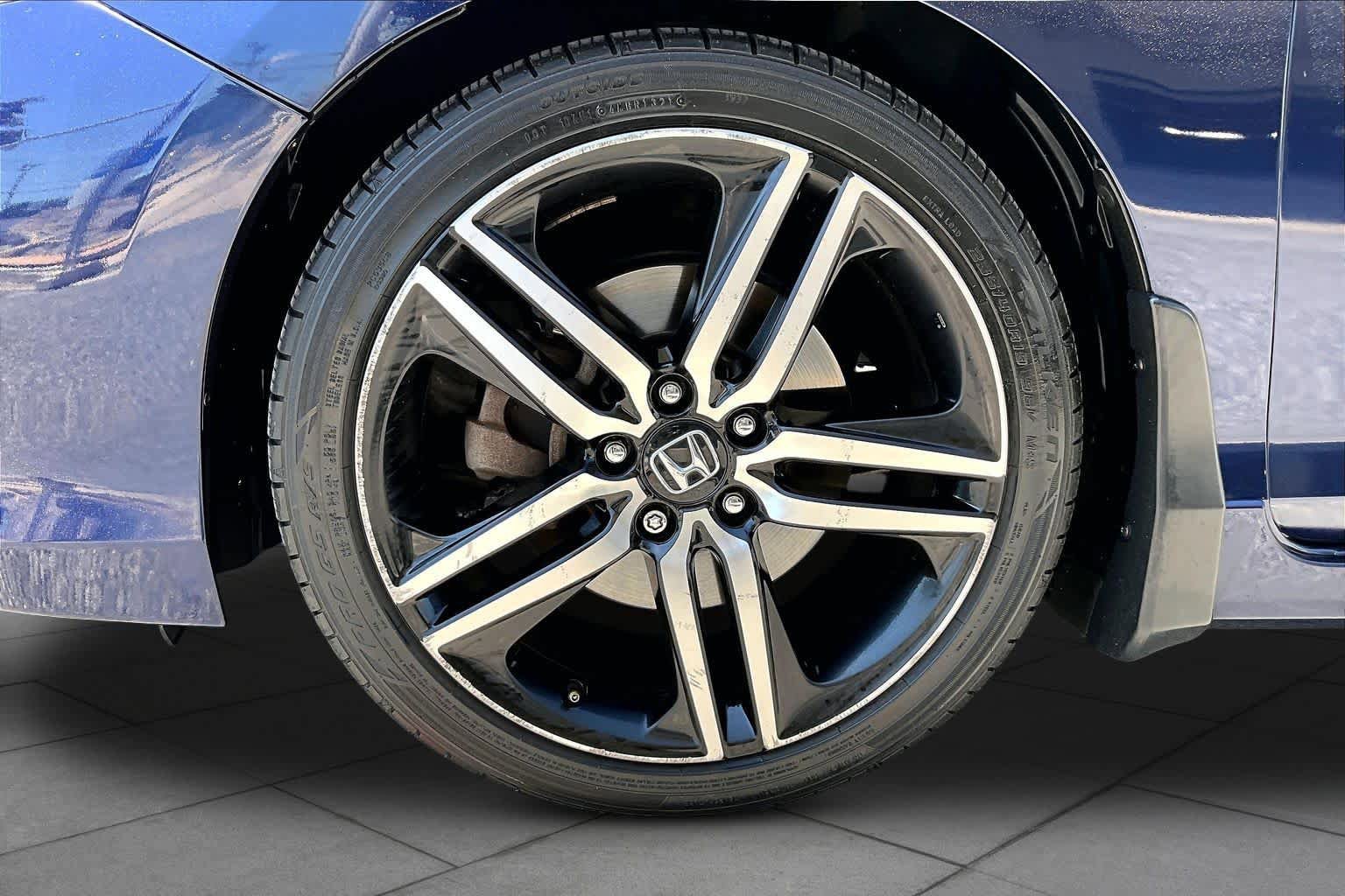 Used 2017 Honda Accord Sport image 11