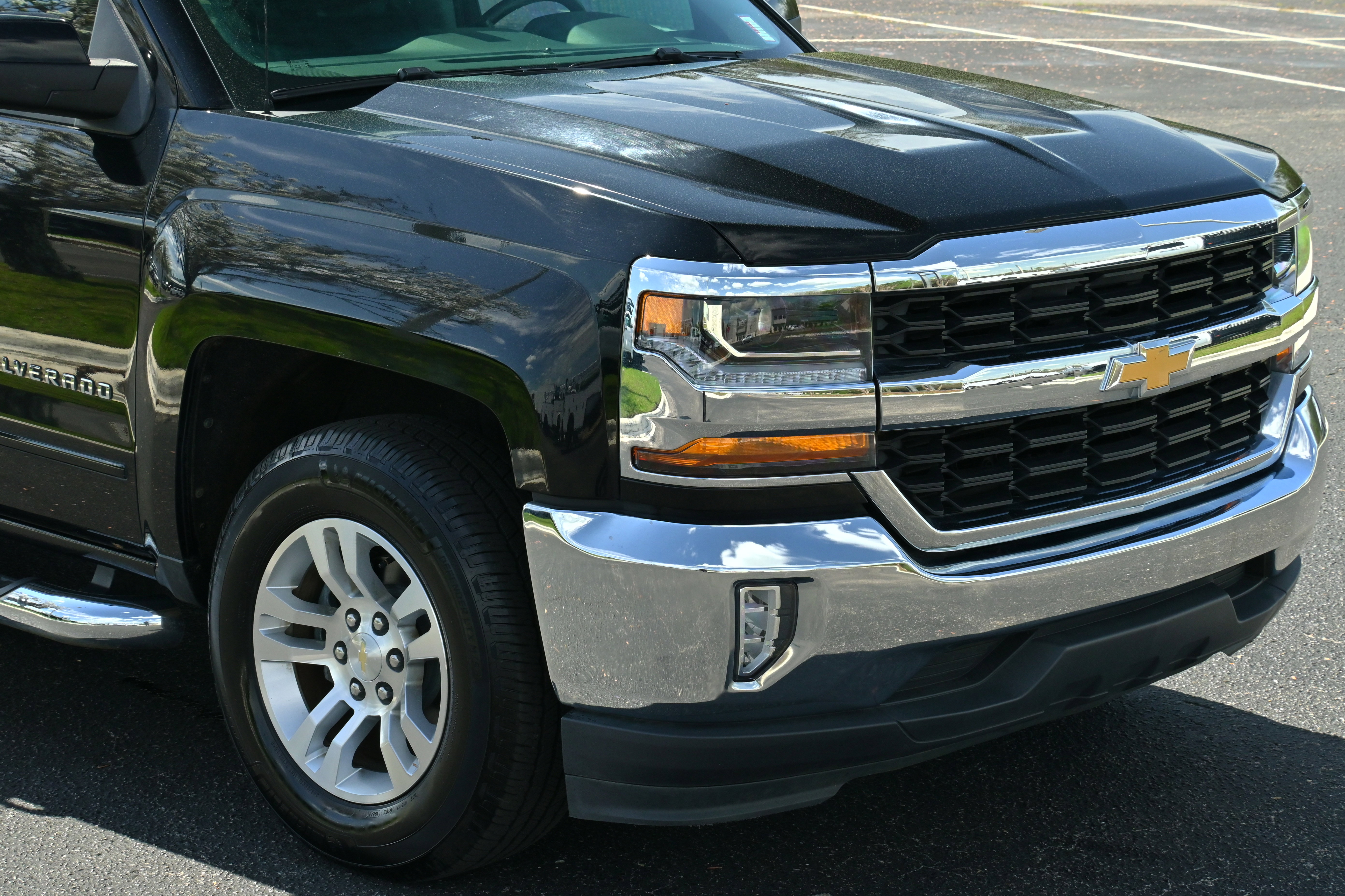 Used 2018 Chevrolet Silverado 1500 LT w/ All Star Edition image 26