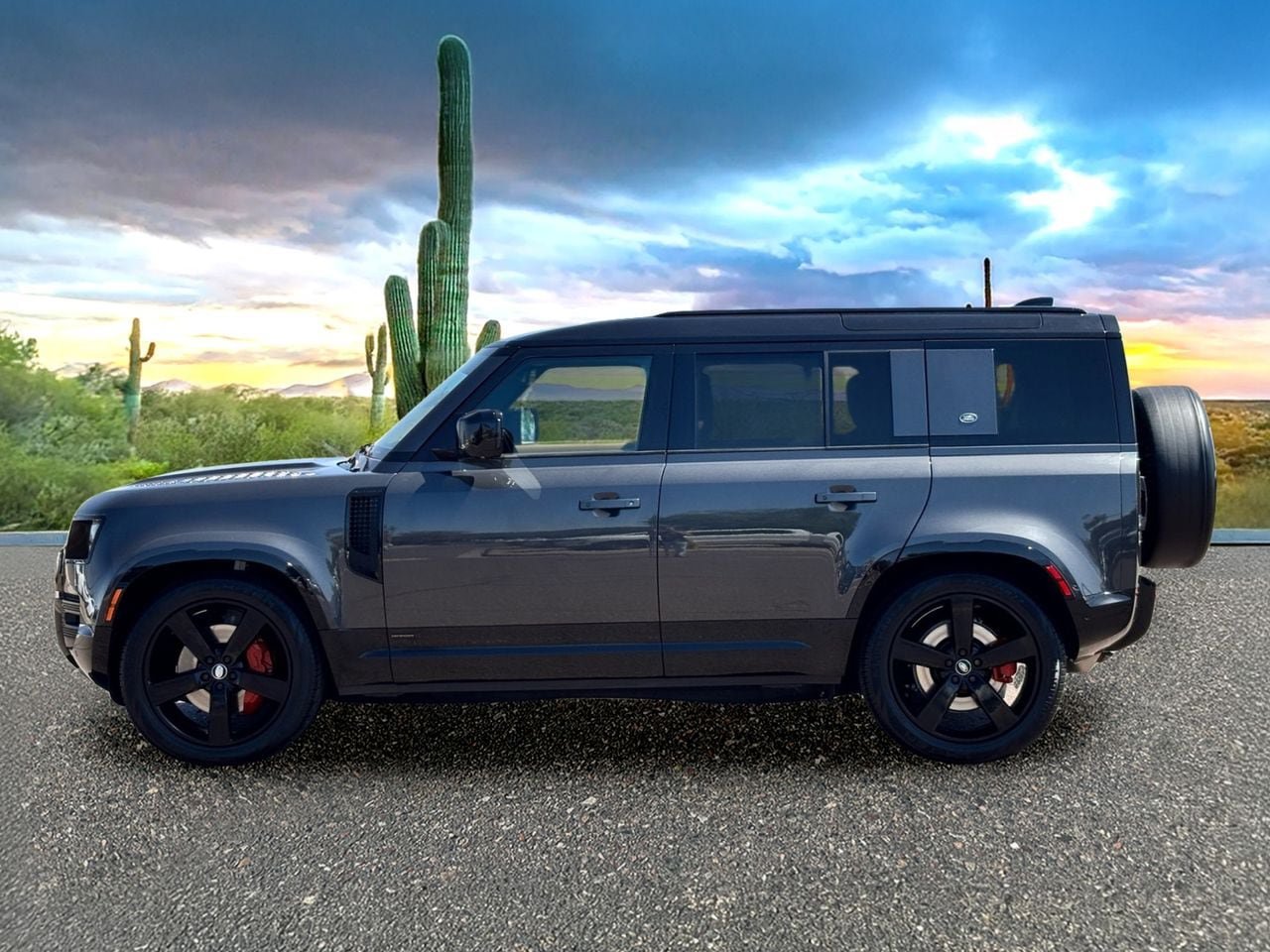Used 2024 Land Rover Defender 110 X AWD/4WD image 3