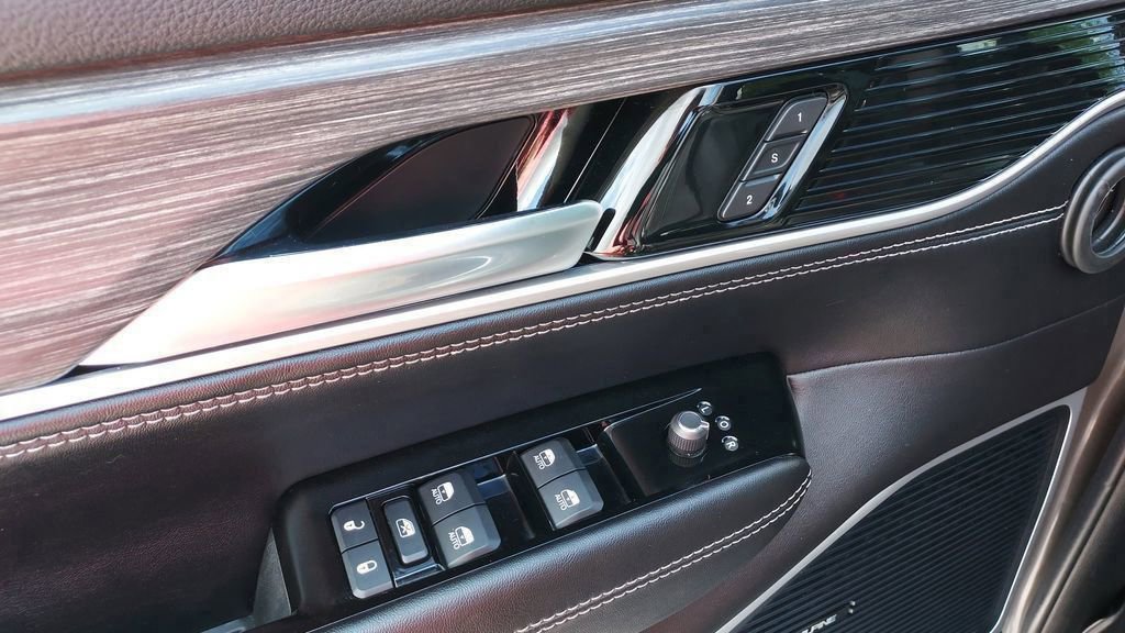 Used 2023 Jeep Wagoneer Series II image 11