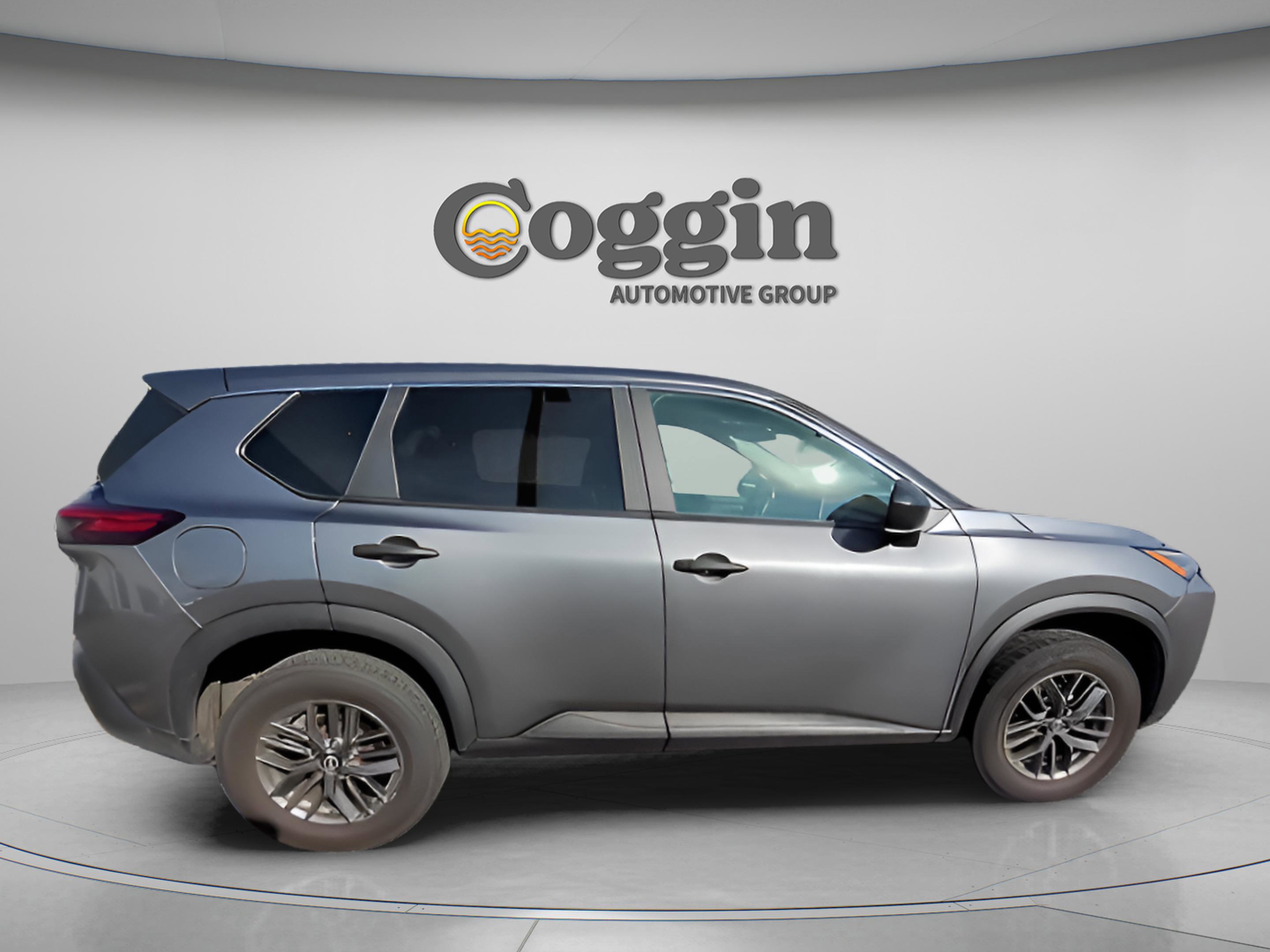 Used 2023 Nissan Rogue S image 12