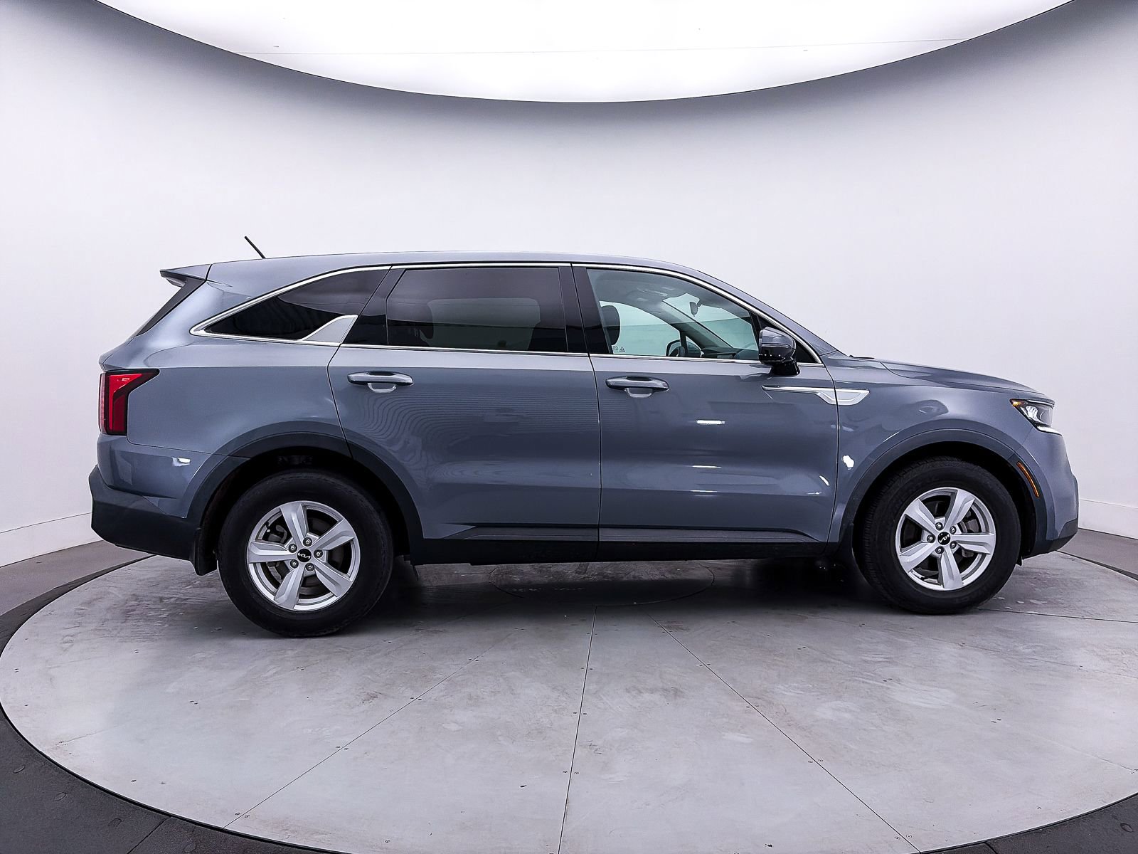 Used 2022 Kia Sorento LX image 37