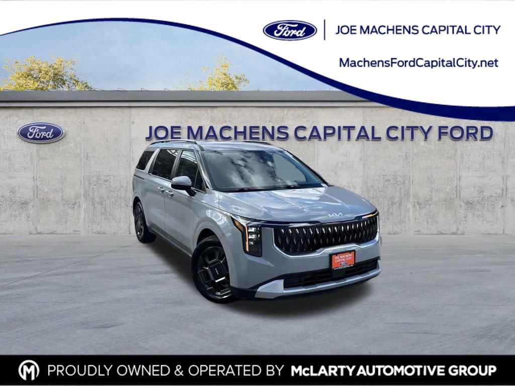 Used 2025 Kia Carnival EX image 1