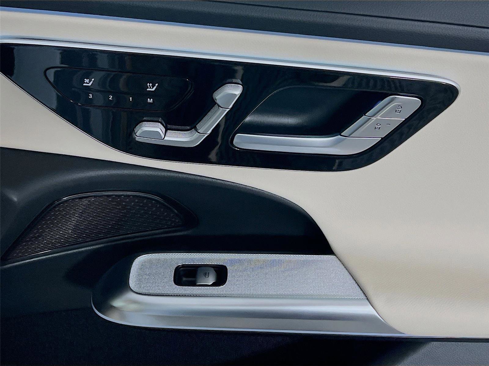 New 2026 Mercedes-Benz E 450 4MATIC Sedan image 30