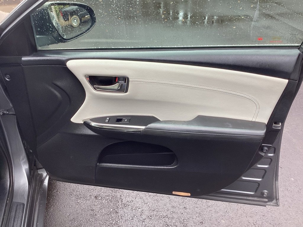 Used 2018 Toyota Avalon XLE image 26