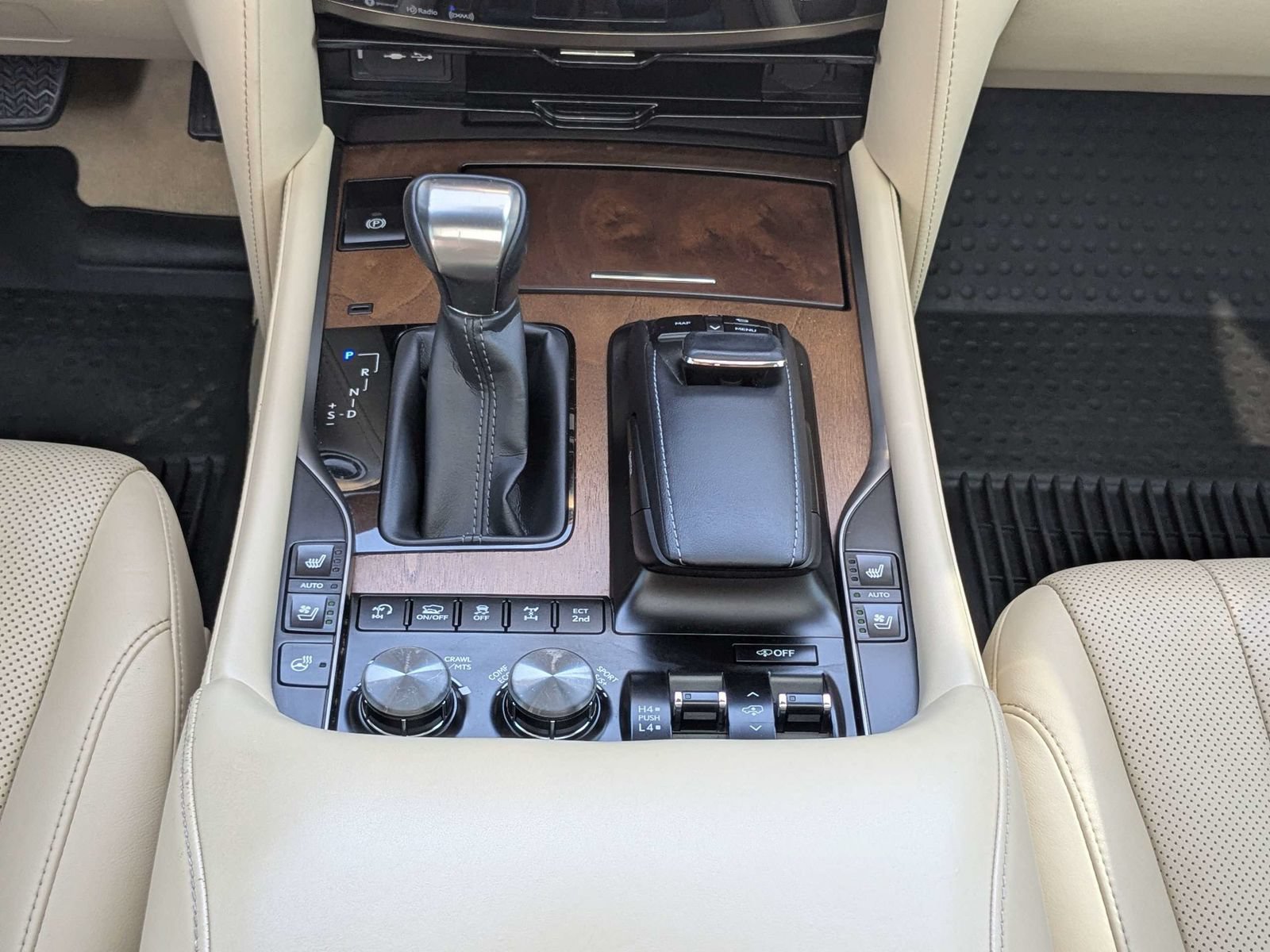 Used 2019 Lexus LX 570 4WD w/ Luxury Package image 20