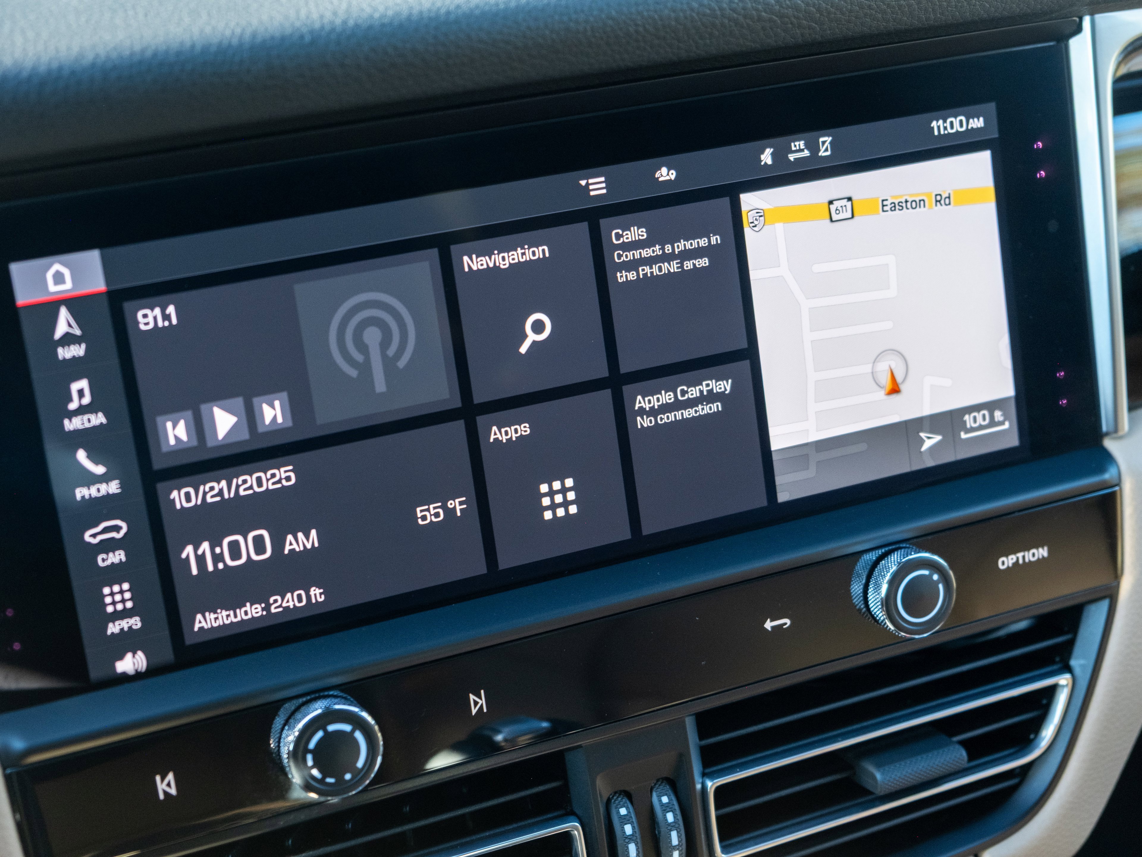 Certified 2023 Porsche Macan image 19