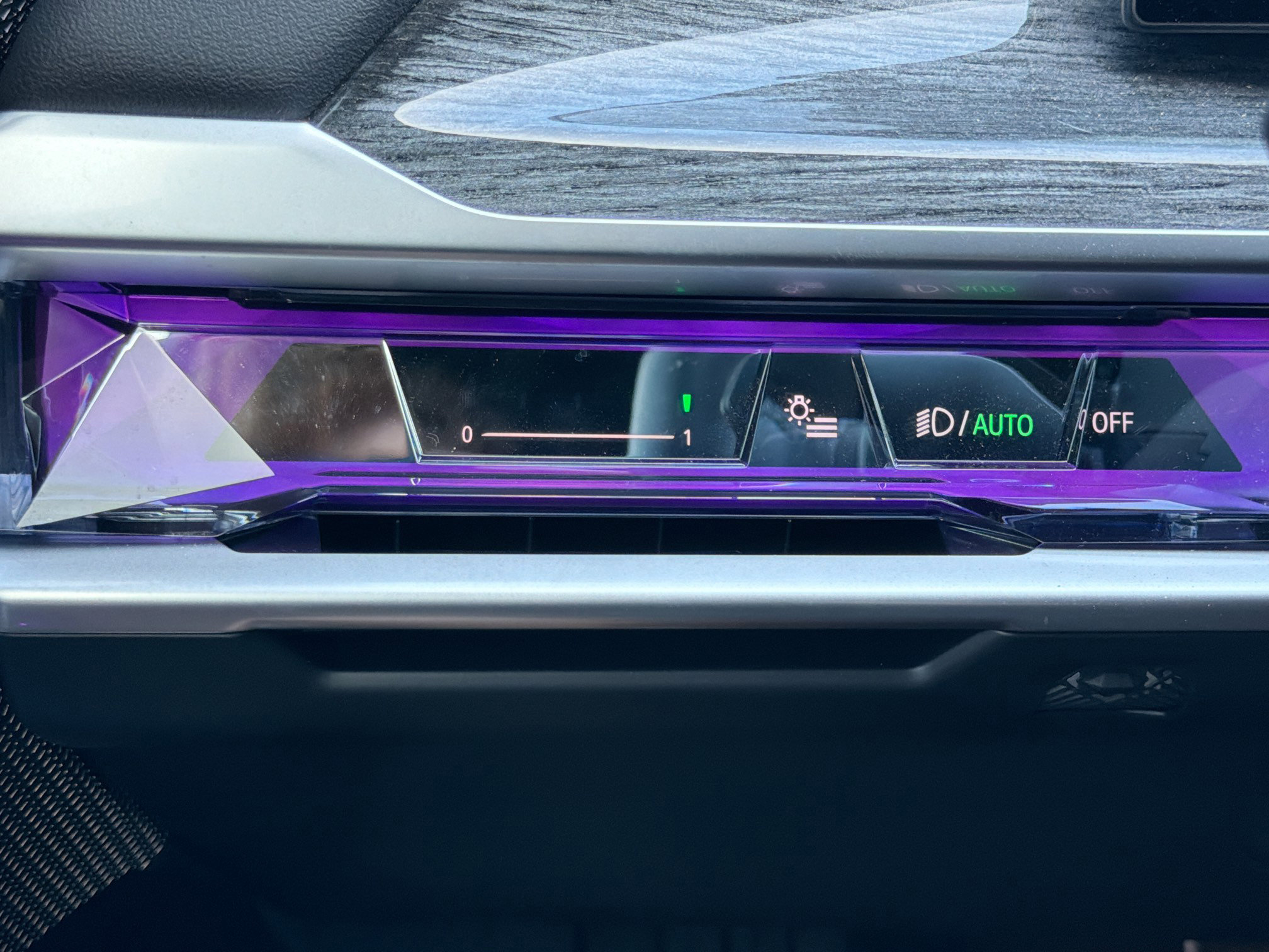 Used 2025 BMW i7 xDrive60 image 36