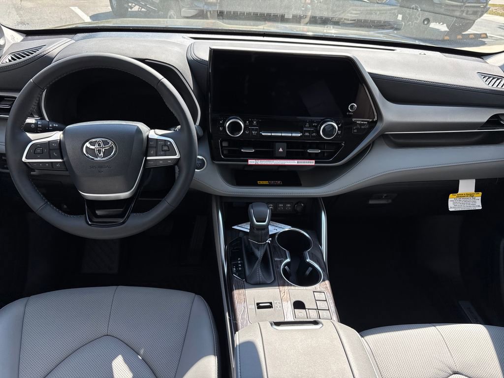 New 2026 Toyota Highlander Limited image 27