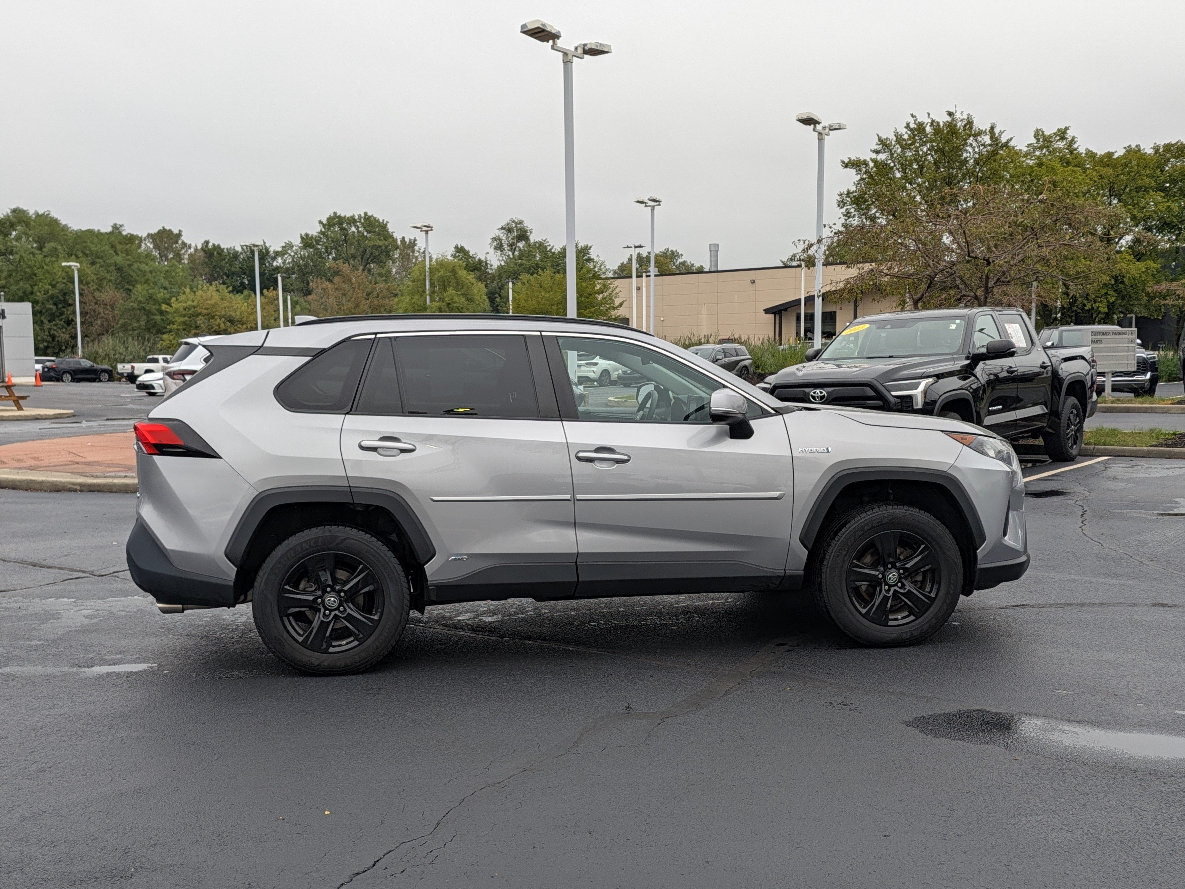 Used 2020 Toyota RAV4 LE w/ All Weather Liner Package AWD/4WD image 9