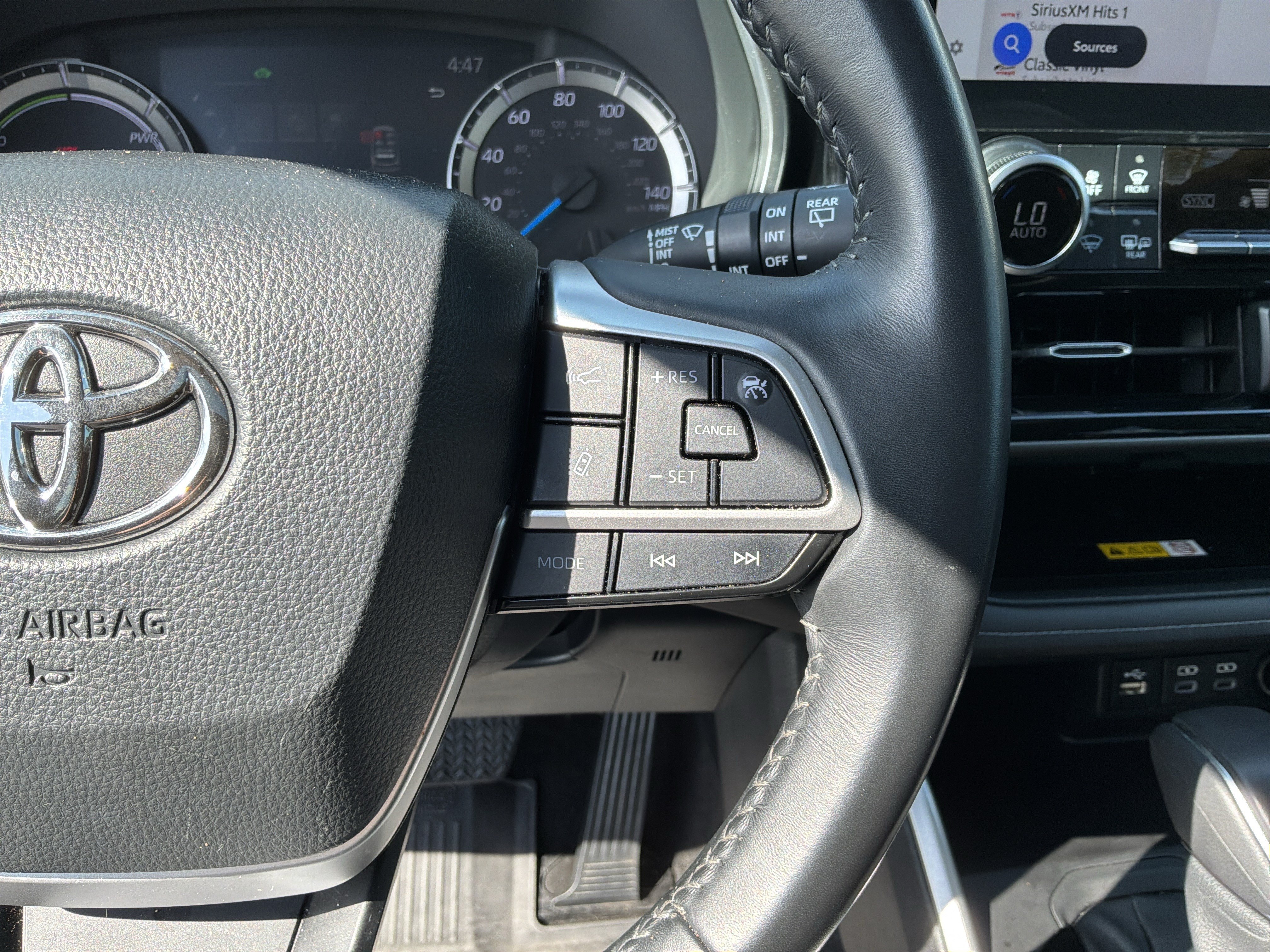 Used 2023 Toyota Highlander XLE FWD image 20