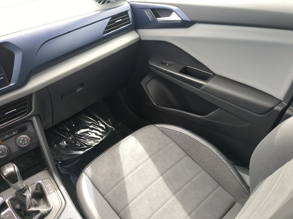 Certified 2022 Volkswagen Taos SE FWD image 15