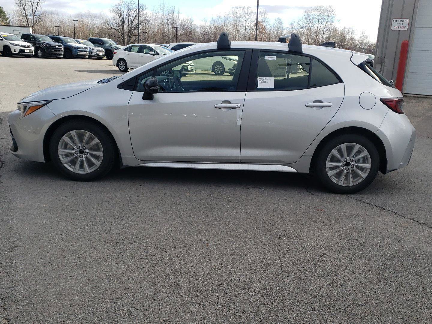 New 2026 Toyota Corolla SE image 2