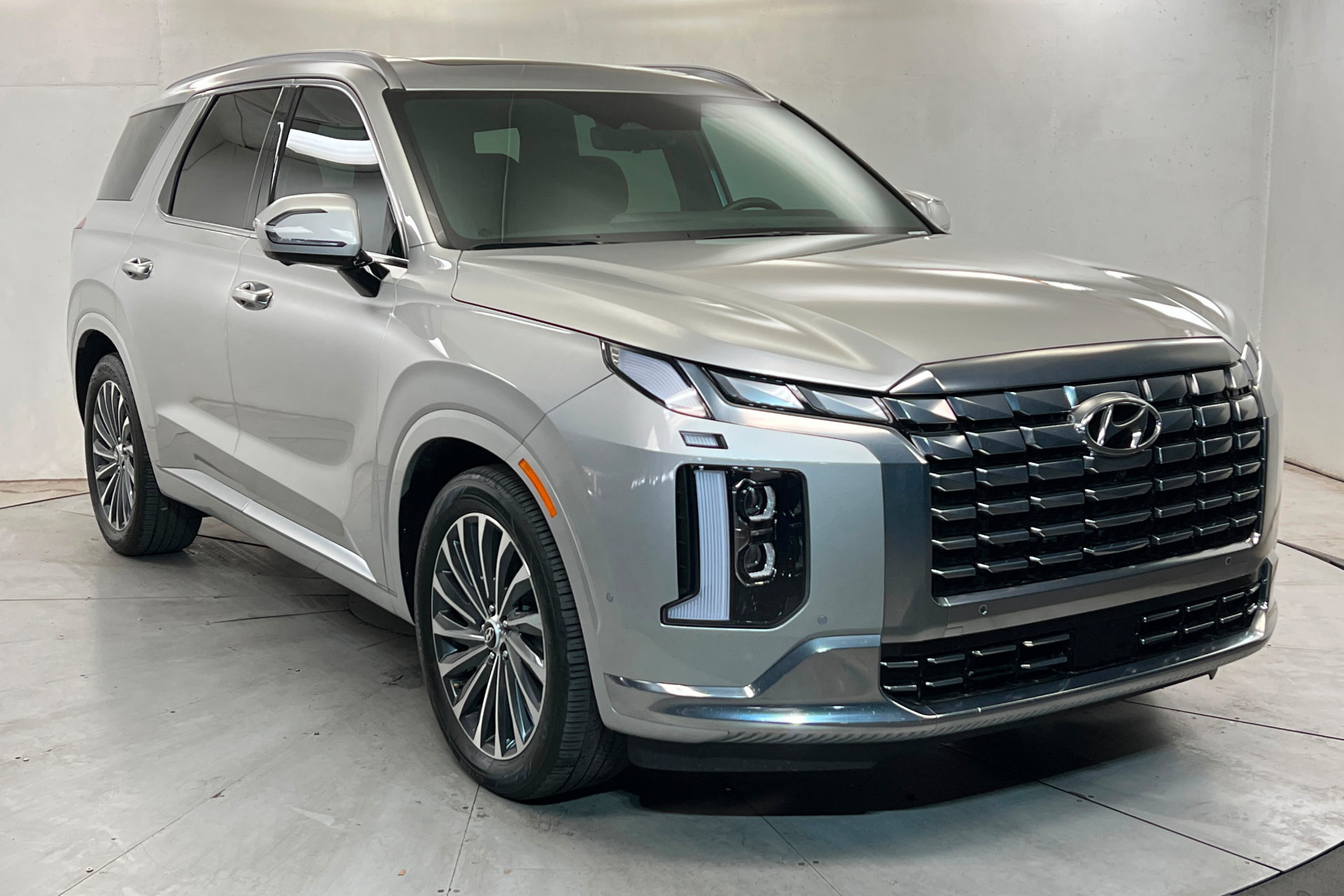Used 2024 Hyundai Palisade Calligraphy AWD/4WD image 8