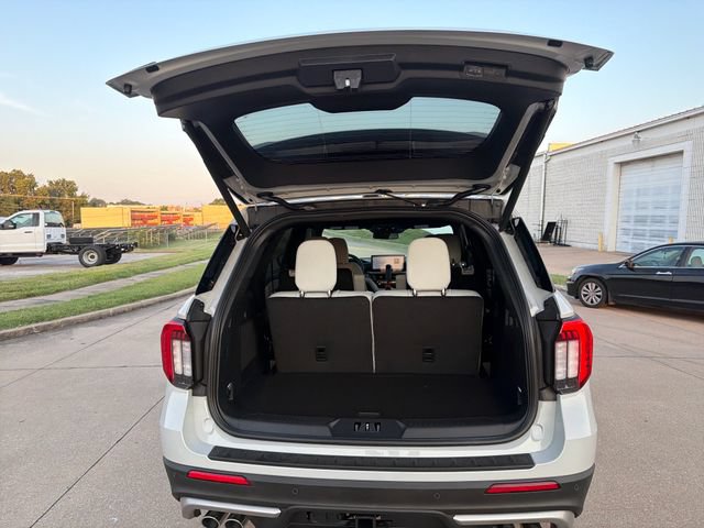 New 2027 Ford Explorer Platinum AWD/4WD image 6