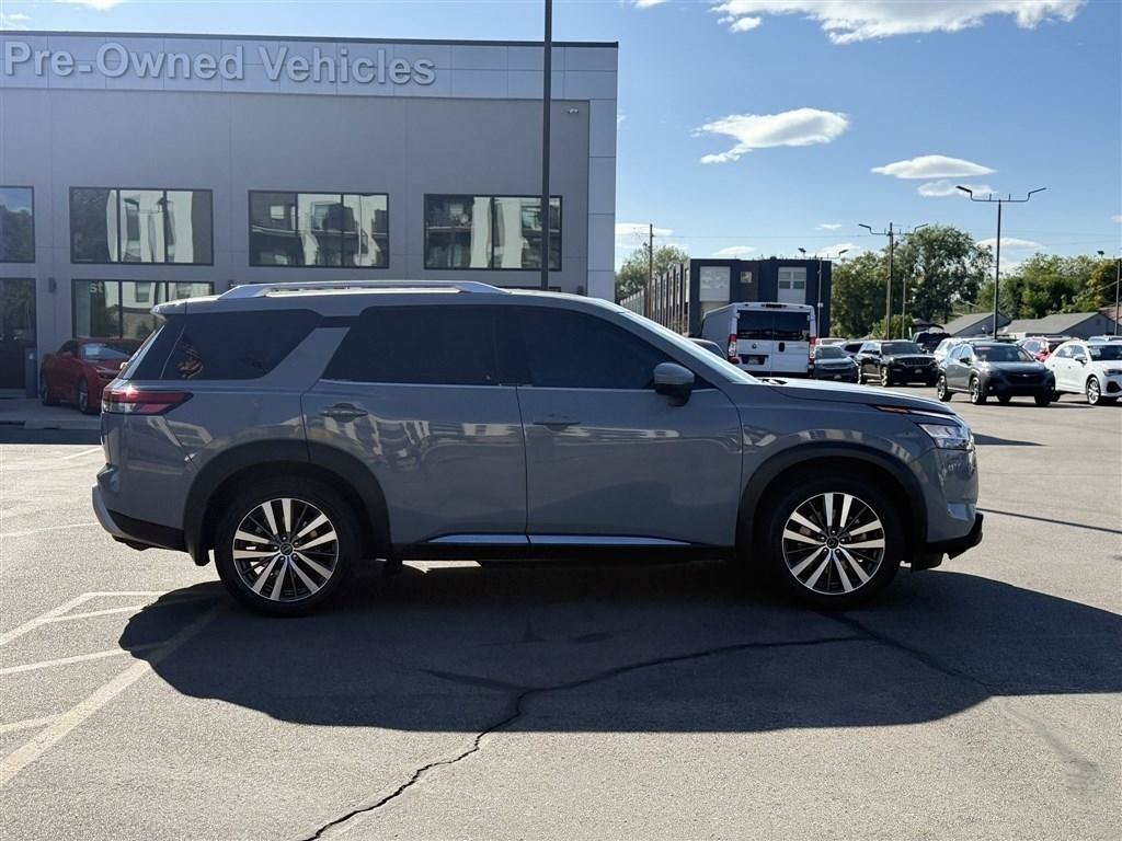 Used 2022 Nissan Pathfinder Platinum w/ Cargo Package AWD/4WD image 8