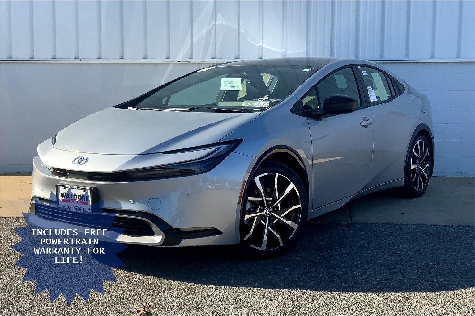 New 2026 Toyota Prius Plug-In Hybrid FWD image 2
