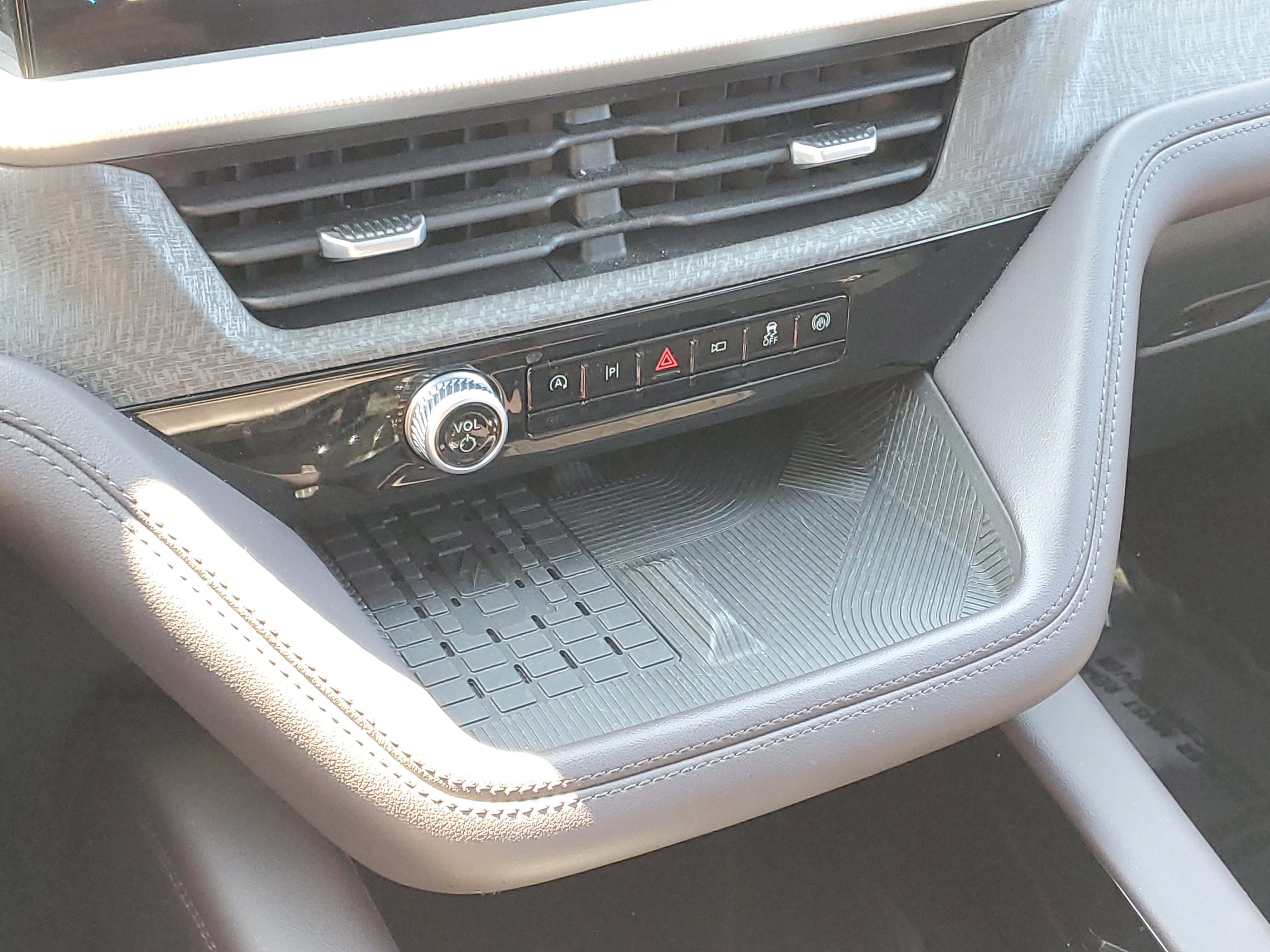 Used 2025 Ford Explorer Platinum w/ Ultimate Package image 20