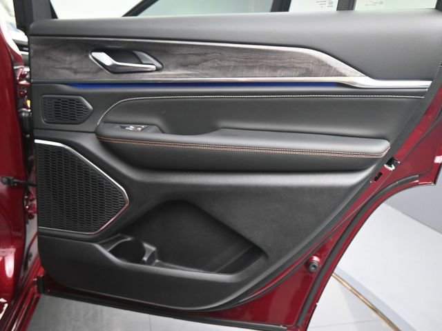 New 2025 Jeep Grand Cherokee L Overland w/ Trailer Tow Package image 17