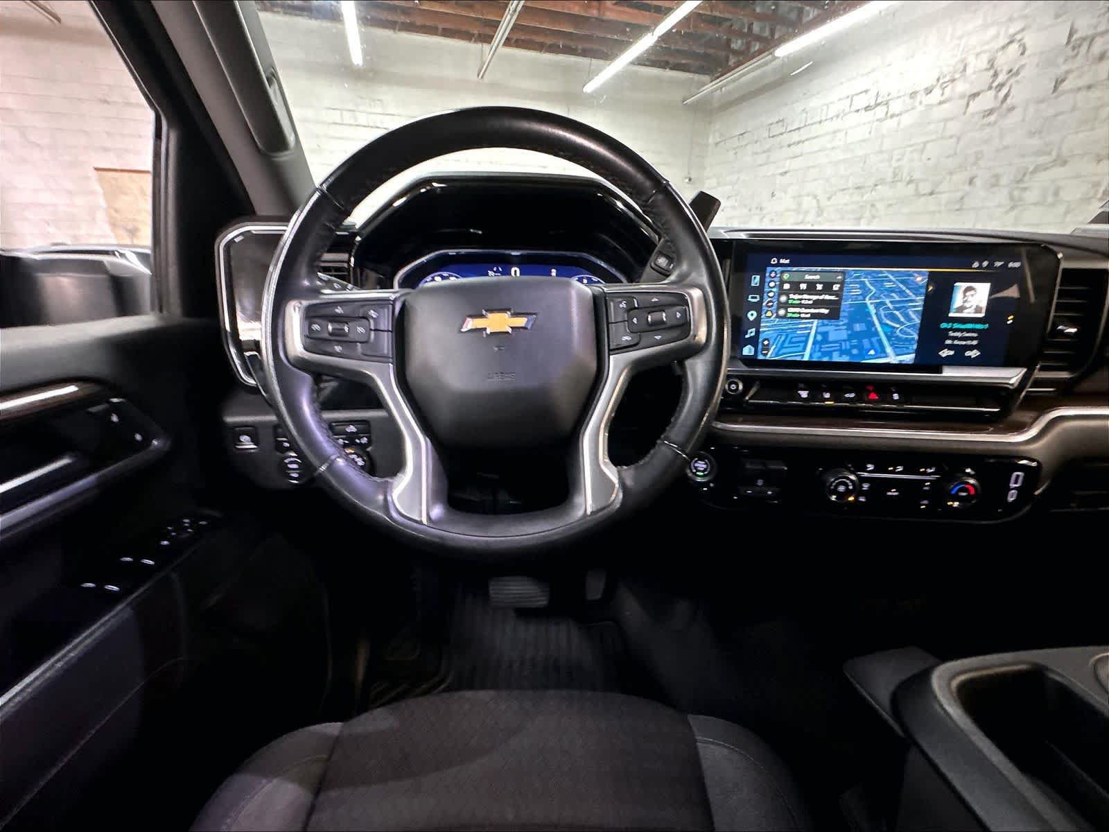 Used 2024 Chevrolet Silverado 2500 LT AWD/4WD image 8