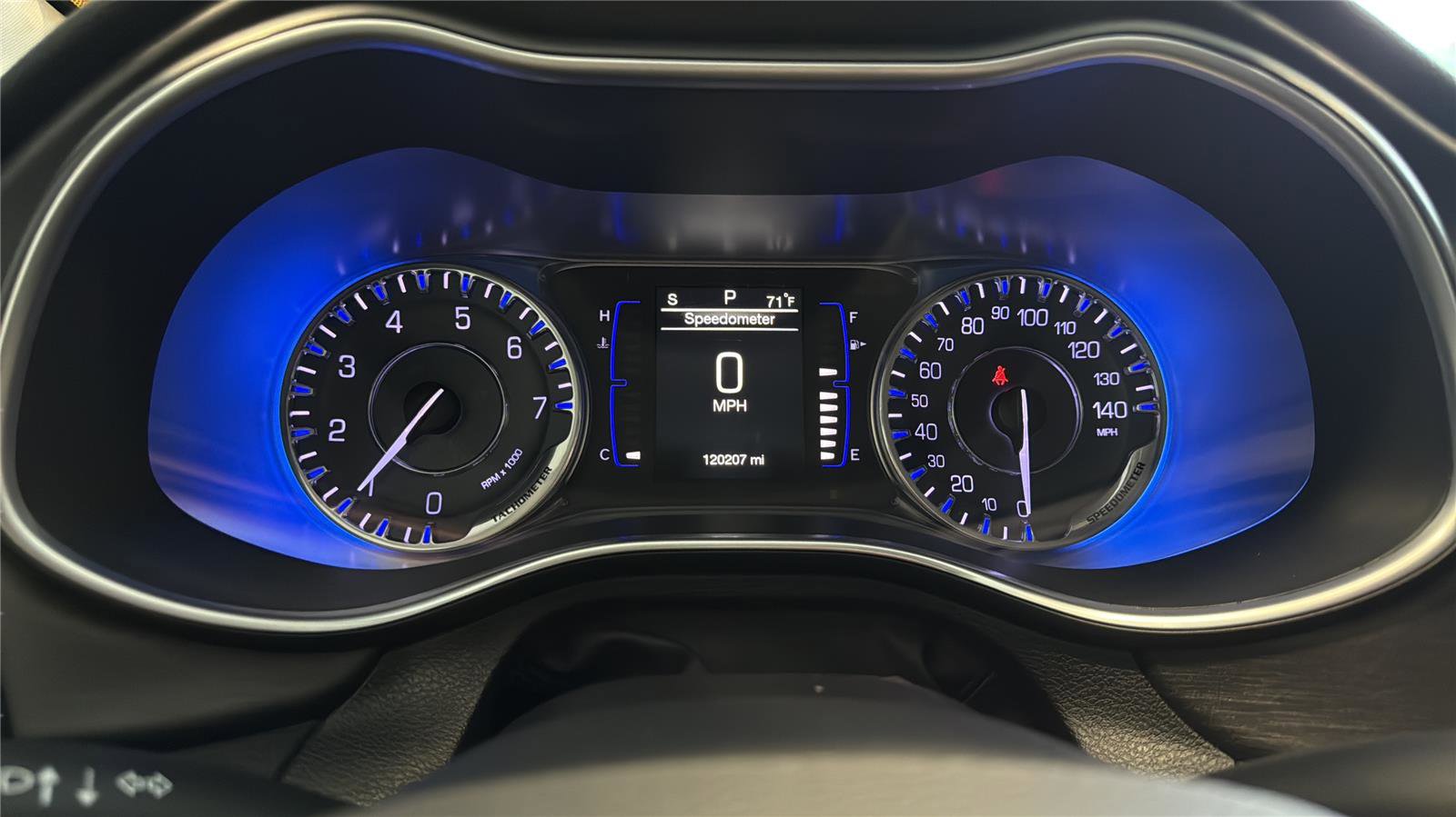 Used 2016 Chrysler 200 Limited FWD image 13