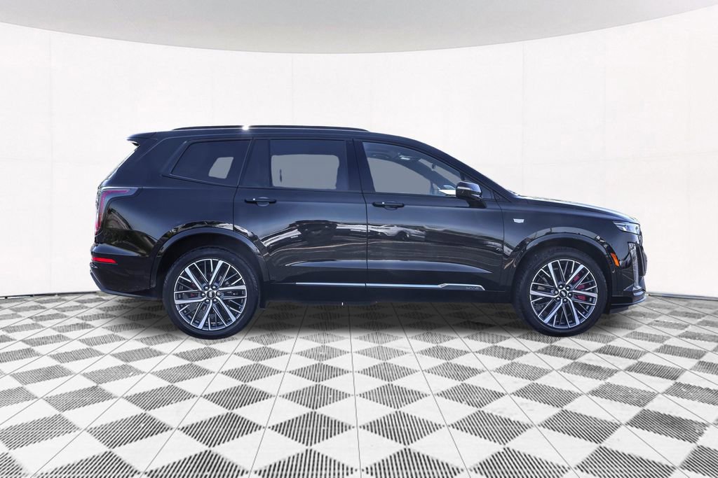 Used 2023 Cadillac XT6 Sport w/ Technology Package AWD/4WD image 13