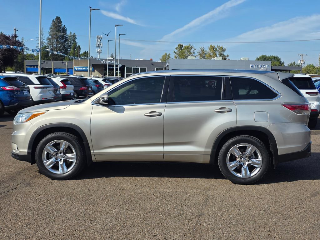 Used 2014 Toyota Highlander Limited AWD/4WD image 32