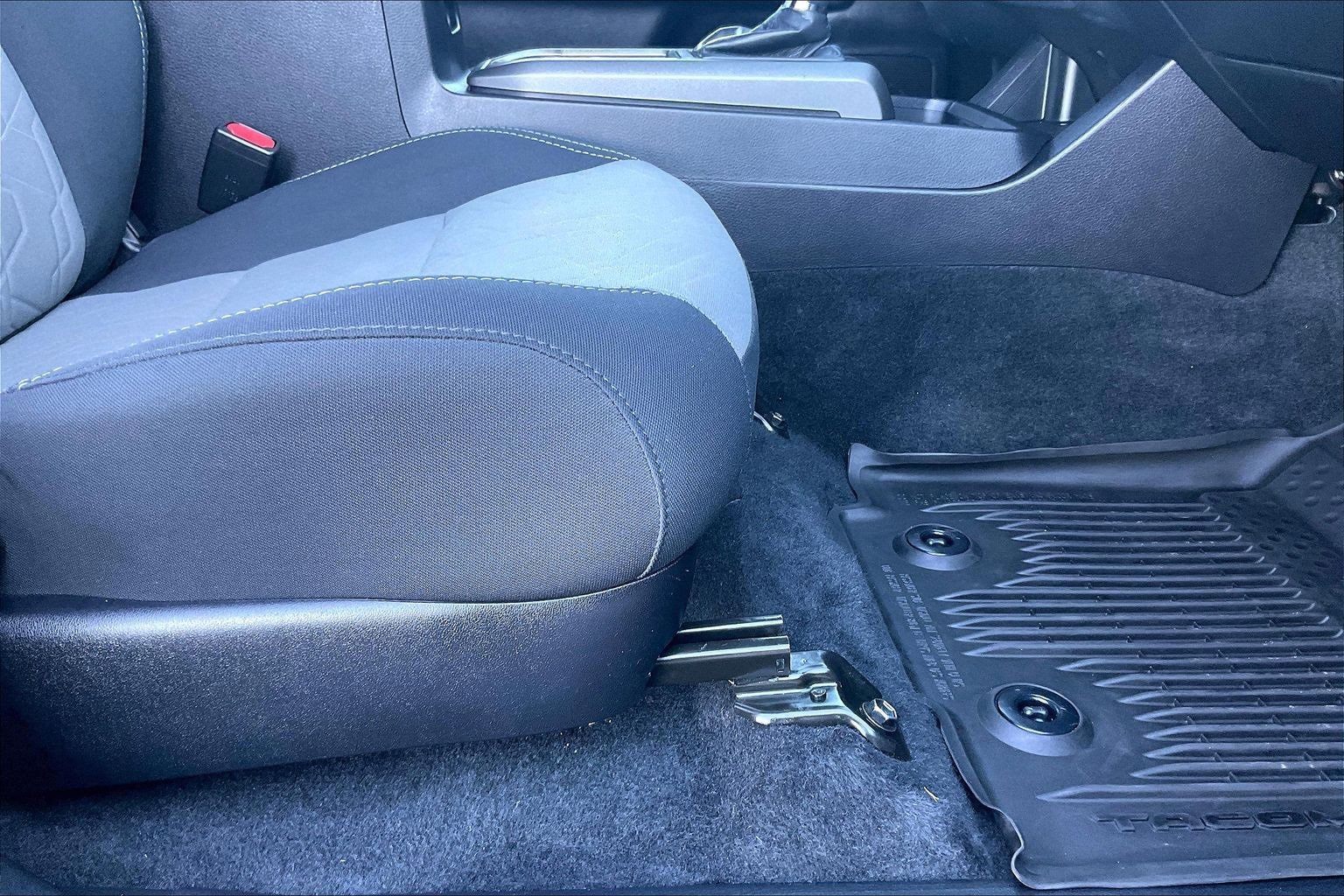 Used 2021 Toyota Tacoma TRD Off-Road w/ Technology Package image 21