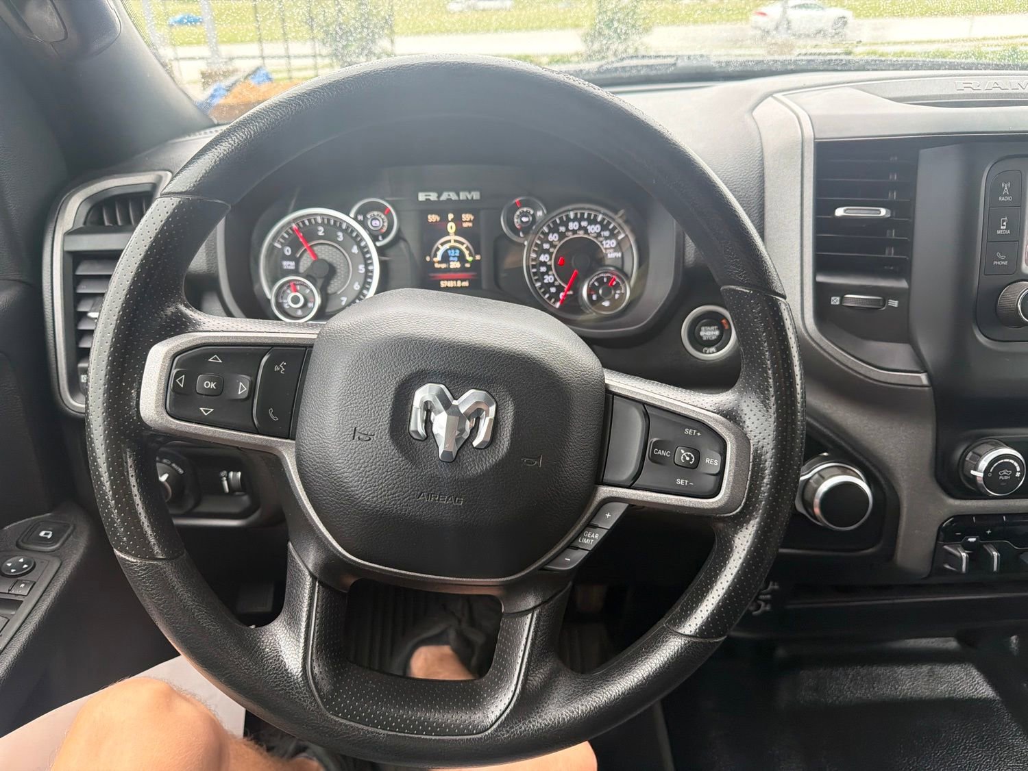 Used 2024 RAM 2500 Tradesman w/ Chrome Appearance Group AWD/4WD image 16