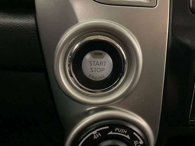 Used 2018 Nissan Titan SV w/ SV Convenience Package image 16