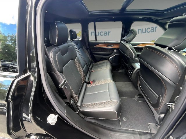 Used 2026 Jeep Grand Cherokee Summit w/ Obsidian Package AWD/4WD image 23